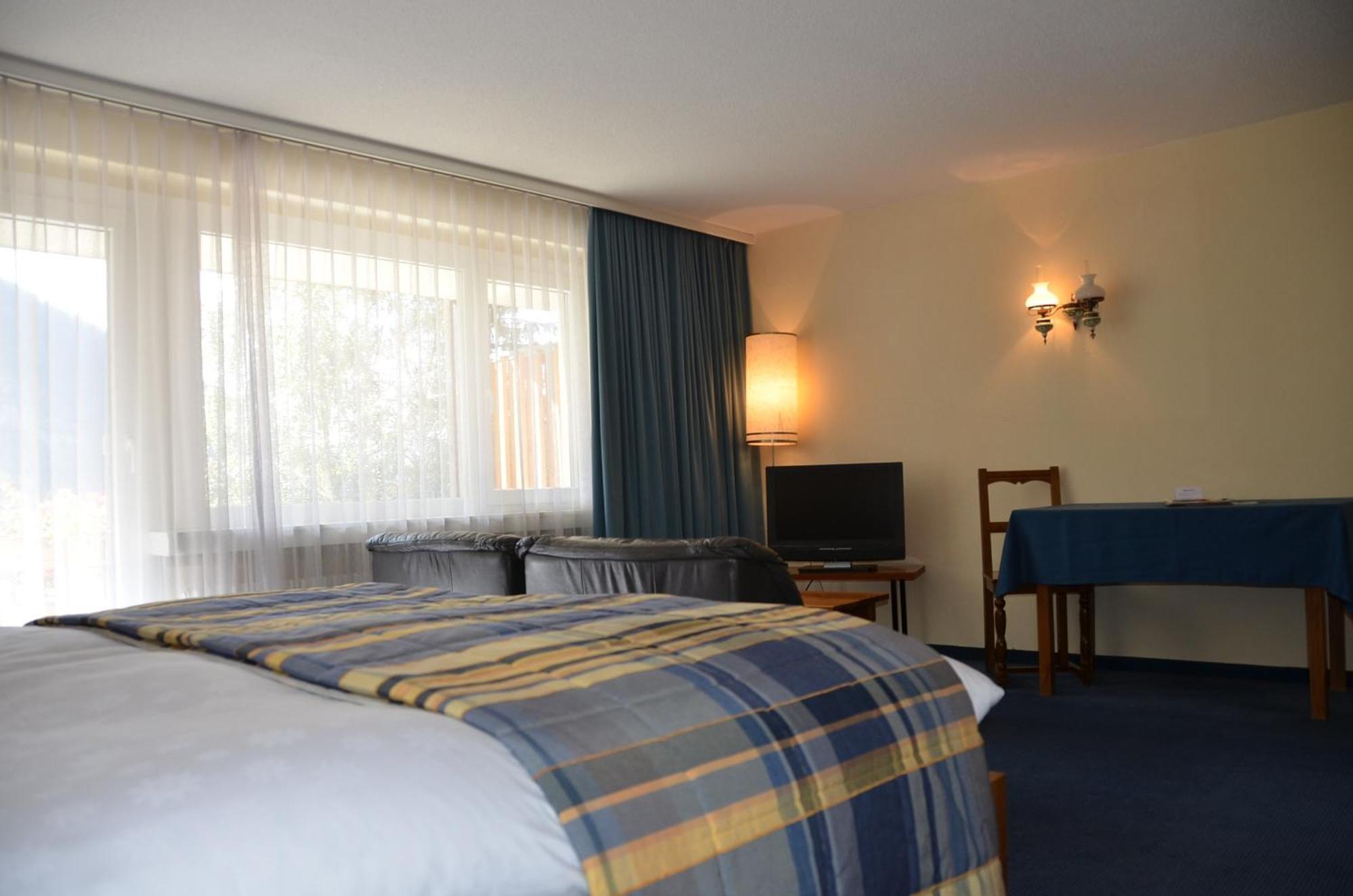 לויקרבאד Hotel Regina Terme מראה חיצוני תמונה